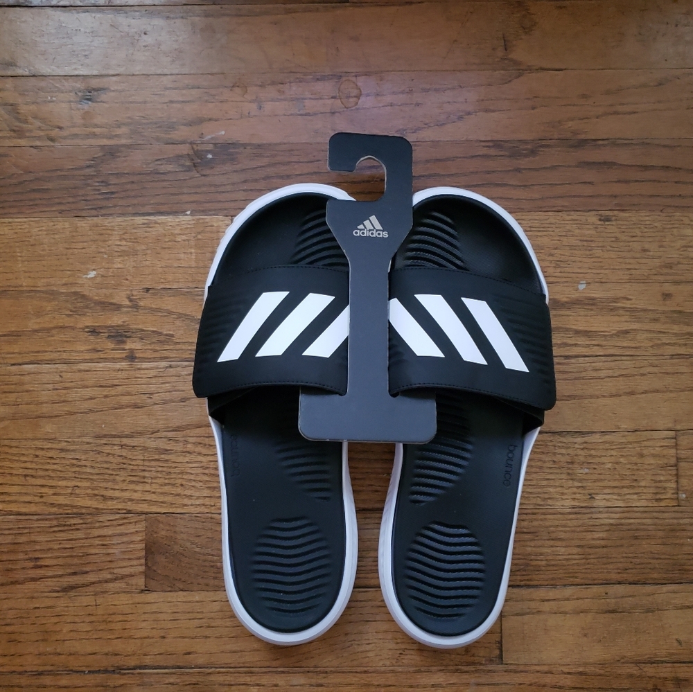 Mens basketball shoes and slides - Picture 2 of 7